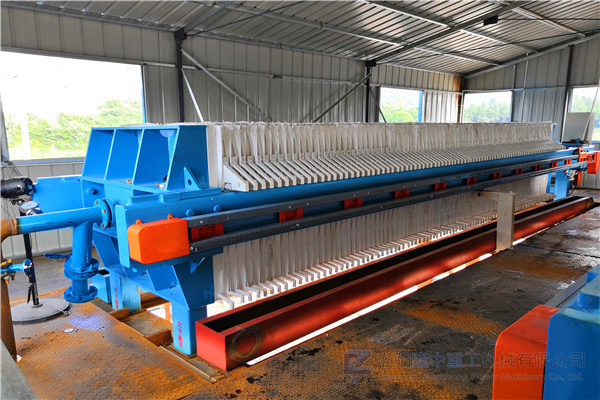 選擇壓濾機(jī)板框的材質(zhì)，看看廠家是怎么做的