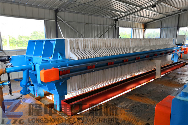 時(shí)產(chǎn)量100噸，隆中重工r銷的板框壓濾機(jī)設(shè)備多少錢可以買